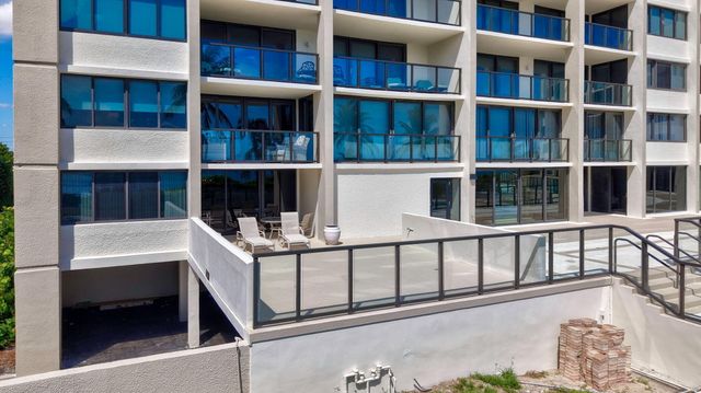 6885 N OCEAN Boulevard 1010, Ocean Ridge, FL 33435