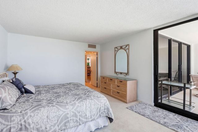 6885 N OCEAN Boulevard 1010, Ocean Ridge, FL 33435