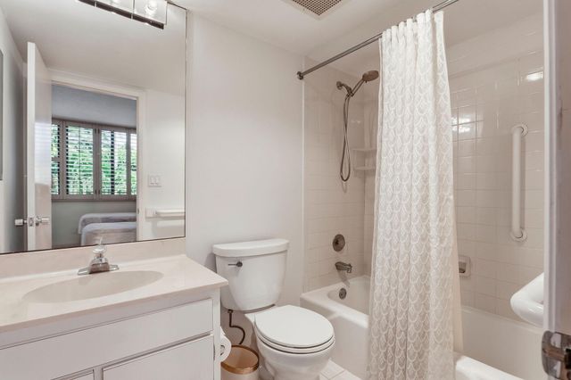 6885 N OCEAN Boulevard 1010, Ocean Ridge, FL 33435