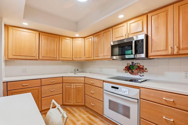 6885 N OCEAN Boulevard 1010, Ocean Ridge, FL 33435