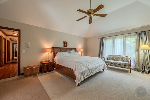 391 DuPahze Street, Naperville, IL 60565