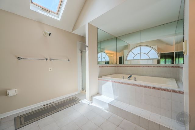 391 DuPahze Street, Naperville, IL 60565