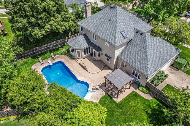 391 DuPahze Street, Naperville, IL 60565