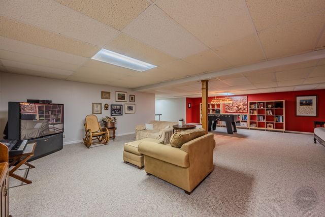 391 DuPahze Street, Naperville, IL 60565