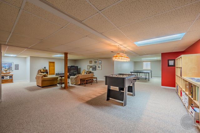 391 DuPahze Street, Naperville, IL 60565