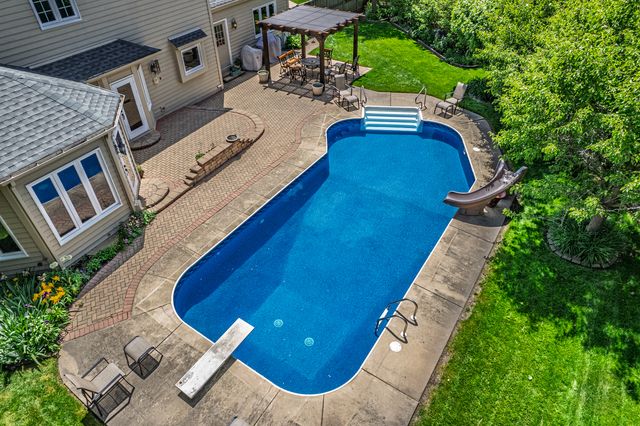 391 DuPahze Street, Naperville, IL 60565