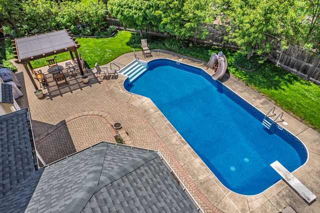 391 DuPahze Street, Naperville, IL 60565