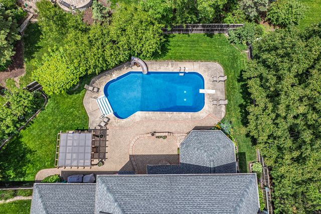 391 DuPahze Street, Naperville, IL 60565