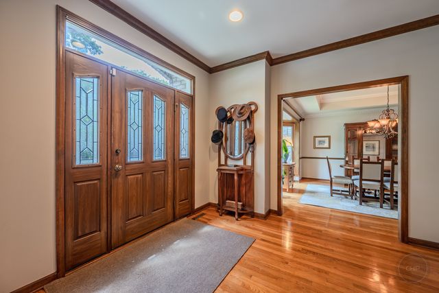 391 DuPahze Street, Naperville, IL 60565