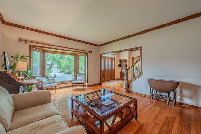391 DuPahze Street, Naperville, IL 60565