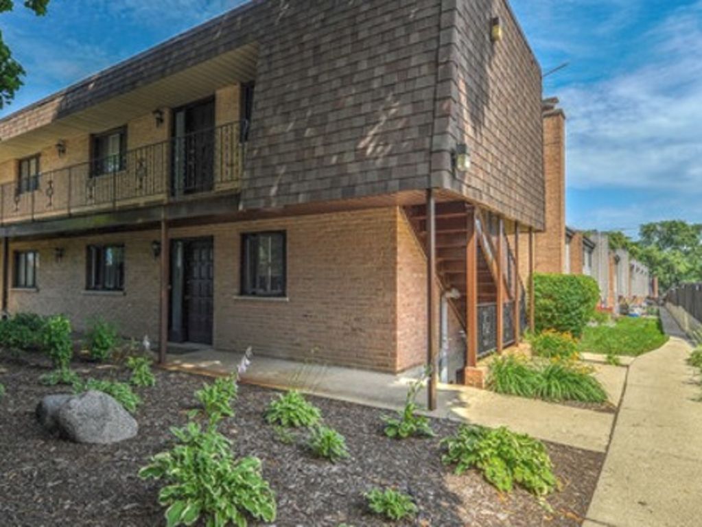 520 E Main Street 1C, Barrington, IL 60010