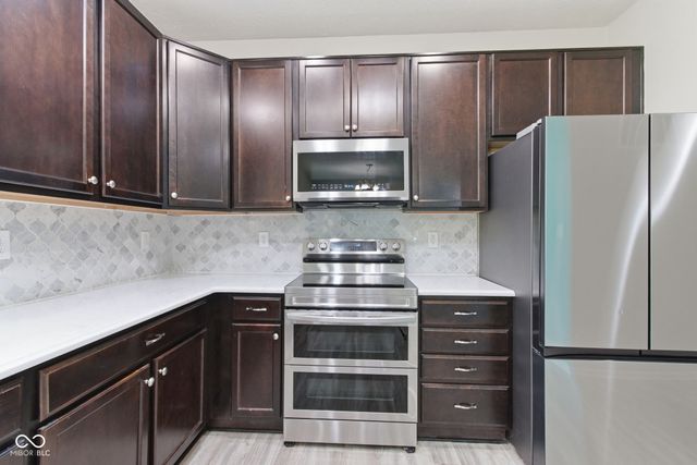 1867 Archbury Drive, Avon, IN 46123