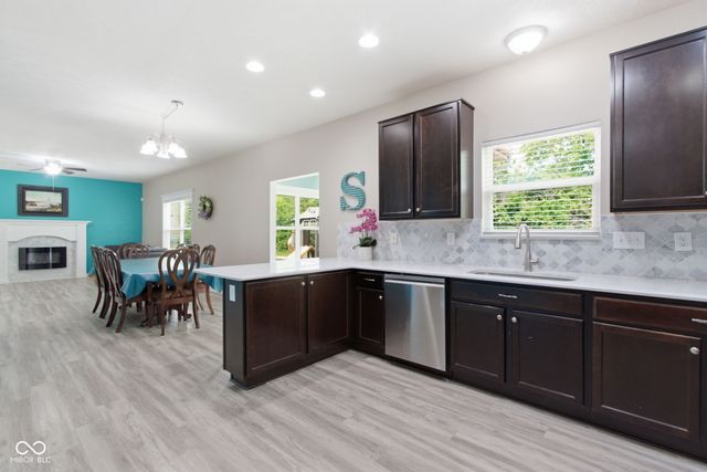 1867 Archbury Drive, Avon, IN 46123