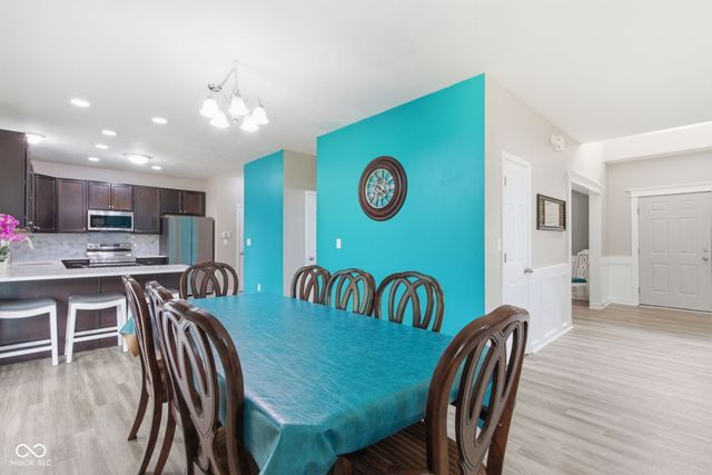 1867 Archbury Drive, Avon, IN 46123