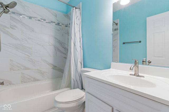 1867 Archbury Drive, Avon, IN 46123