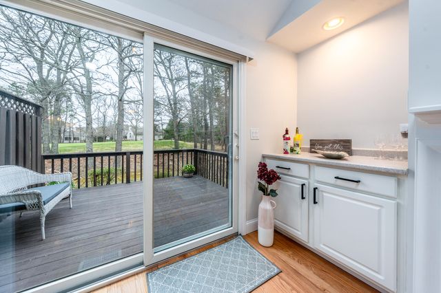 3 Longwood Road, Mashpee, MA 02649