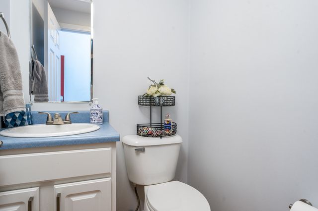 3 Longwood Road, Mashpee, MA 02649