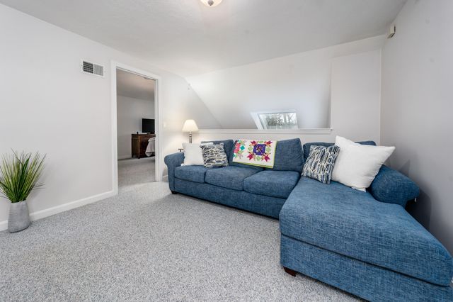 3 Longwood Road, Mashpee, MA 02649