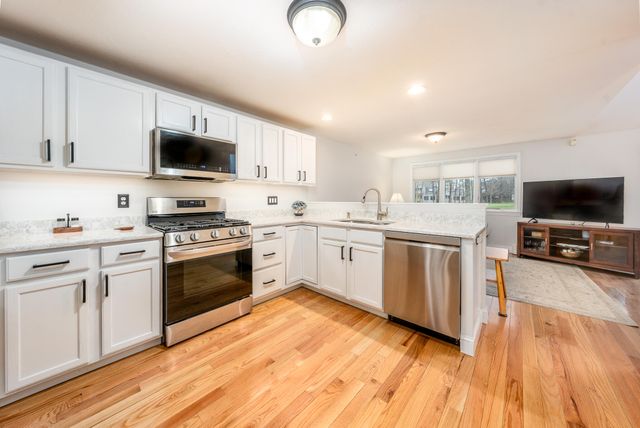 3 Longwood Road, Mashpee, MA 02649