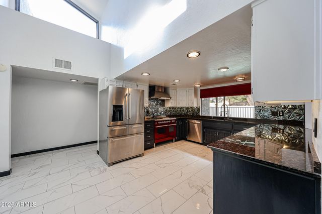 8444 N 7TH Avenue, Phoenix, AZ 85021
