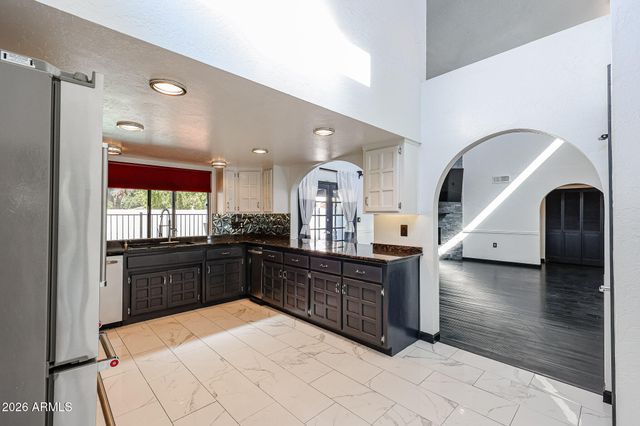 8444 N 7TH Avenue, Phoenix, AZ 85021