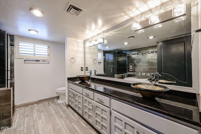 8444 N 7TH Avenue, Phoenix, AZ 85021