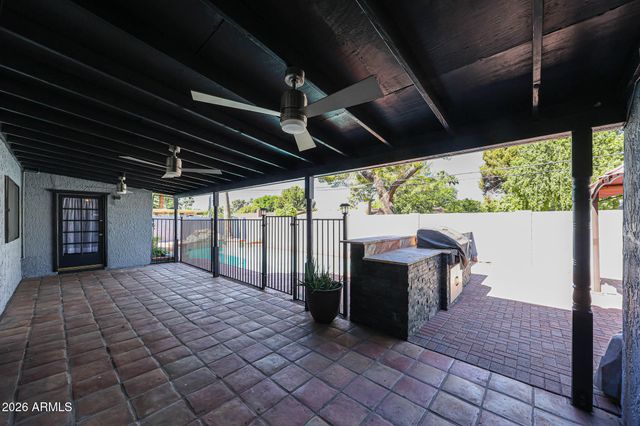8444 N 7TH Avenue, Phoenix, AZ 85021