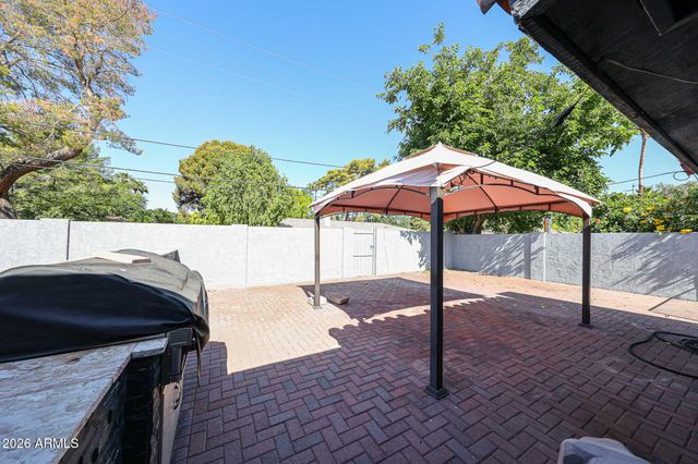 8444 N 7TH Avenue, Phoenix, AZ 85021