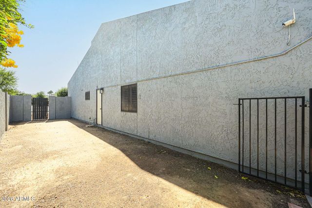 8444 N 7TH Avenue, Phoenix, AZ 85021
