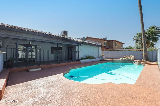 8444 N 7TH Avenue, Phoenix, AZ 85021
