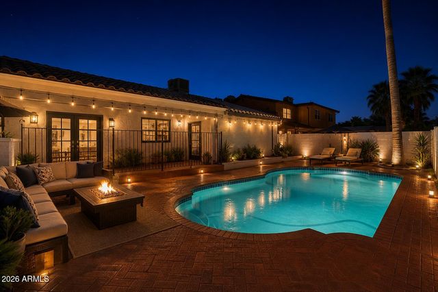8444 N 7TH Avenue, Phoenix, AZ 85021