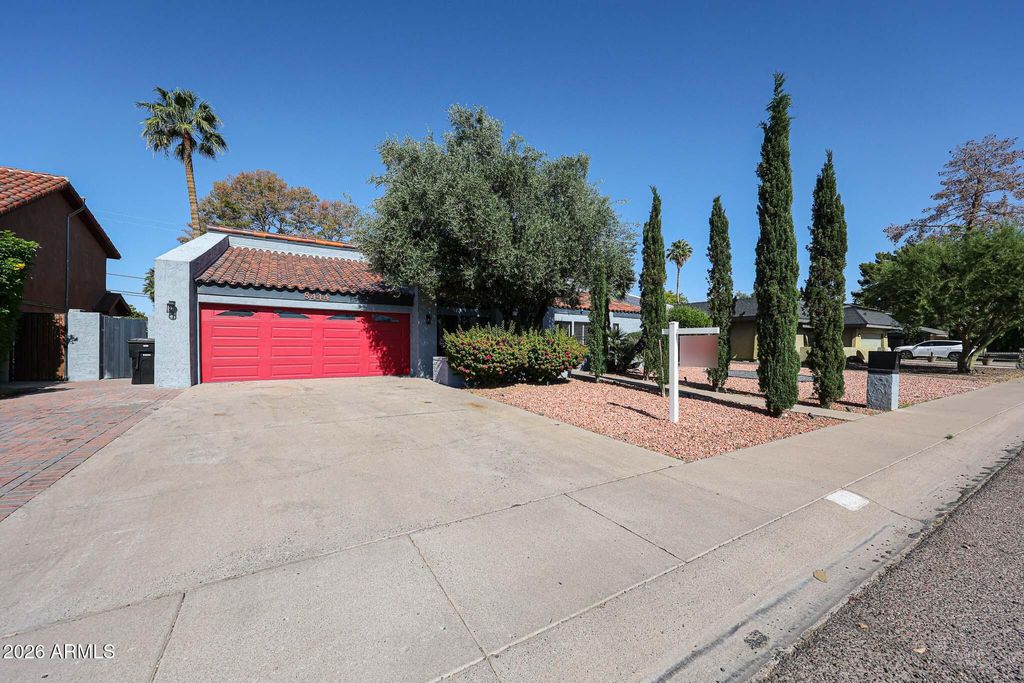8444 N 7TH Avenue, Phoenix, AZ 85021 — photo 2