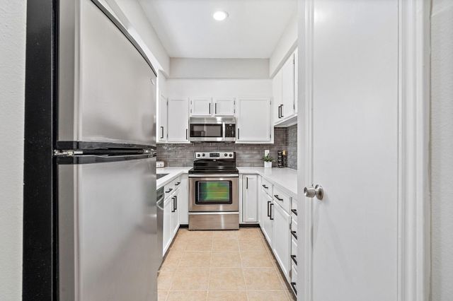 3100 Walnut Bend Lane 311, Houston, TX 77042