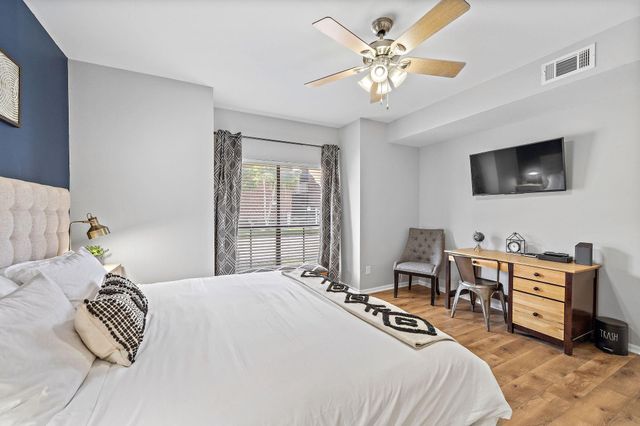 3100 Walnut Bend Lane 311, Houston, TX 77042