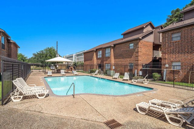 3100 Walnut Bend Lane 311, Houston, TX 77042