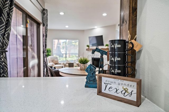 3100 Walnut Bend Lane 311, Houston, TX 77042