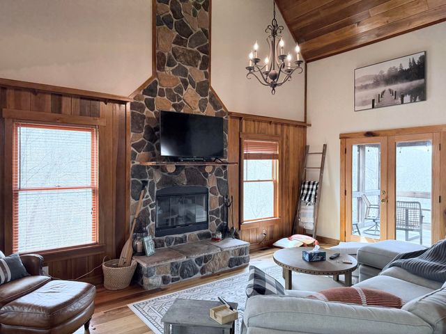 176 The Village Drive, Nancy, KY 42544