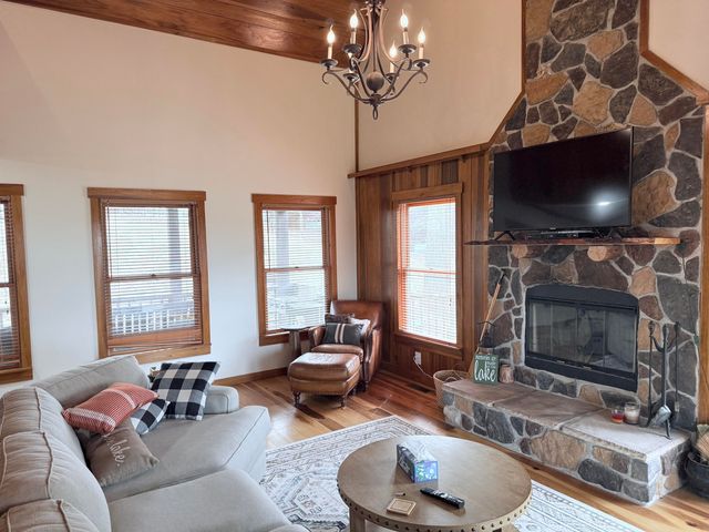 176 The Village Drive, Nancy, KY 42544