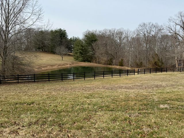 176 The Village Drive, Nancy, KY 42544