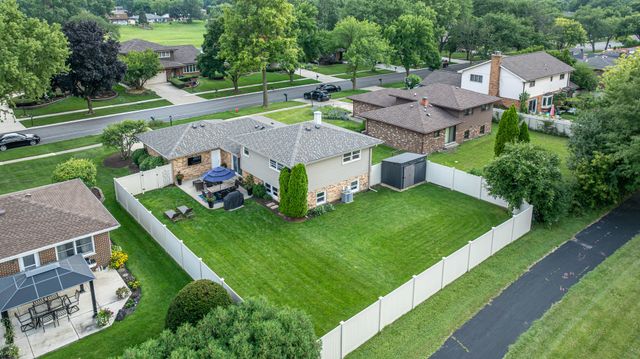 2964 Drover Lane, Darien, IL 60561