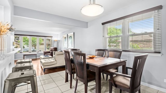 2964 Drover Lane, Darien, IL 60561