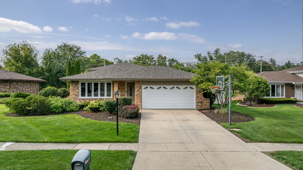 2964 Drover Lane, Darien, IL 60561