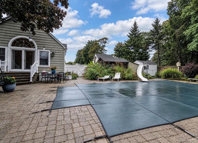 21 James Street, Islip, NY 11751