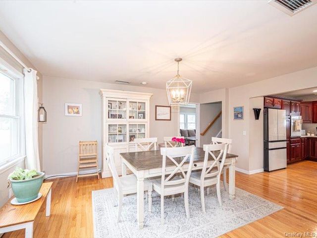 21 James Street, Islip, NY 11751