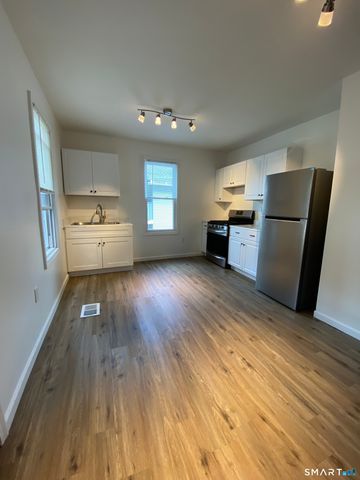 15 Lincoln Place, Bristol, CT 06010