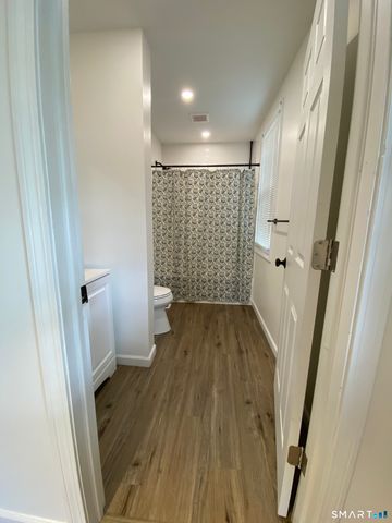 15 Lincoln Place, Bristol, CT 06010