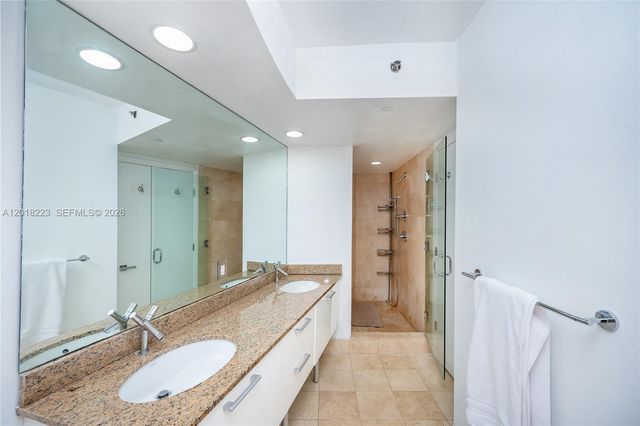 17201 Collins Ave 506, Sunny Isles Beach, FL 33160