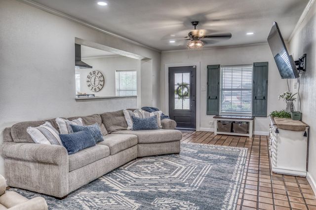 1289 Bluebonnet Ridge Drive, Chappell Hill, TX 77426