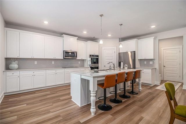 2 Whites Pond Road, Moreland, GA 30259