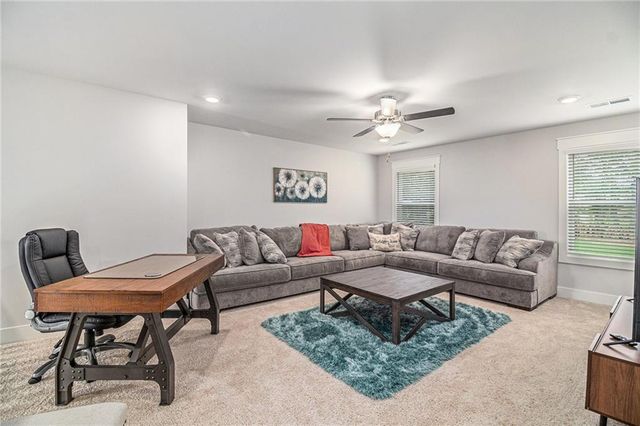 2 Whites Pond Road, Moreland, GA 30259